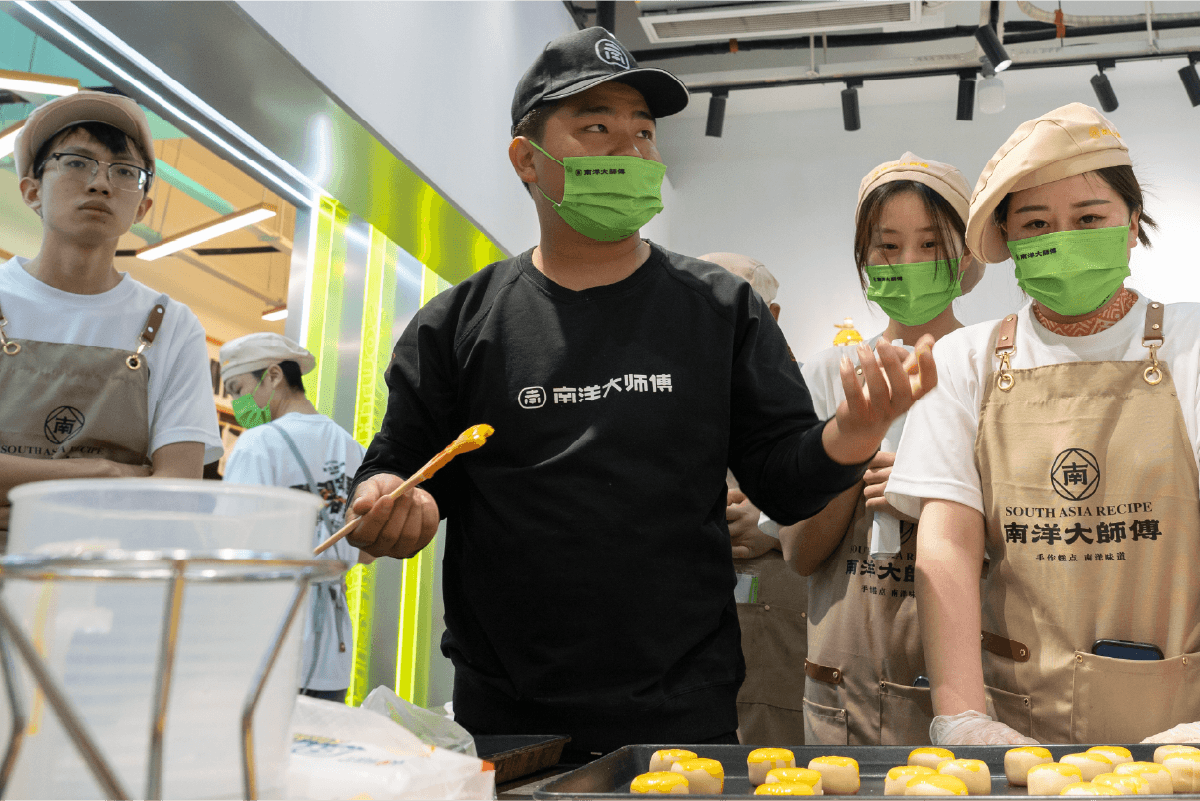 烘焙界的“黄埔军校”：南洋大师傅的人才培养体系与组织进化(图1)